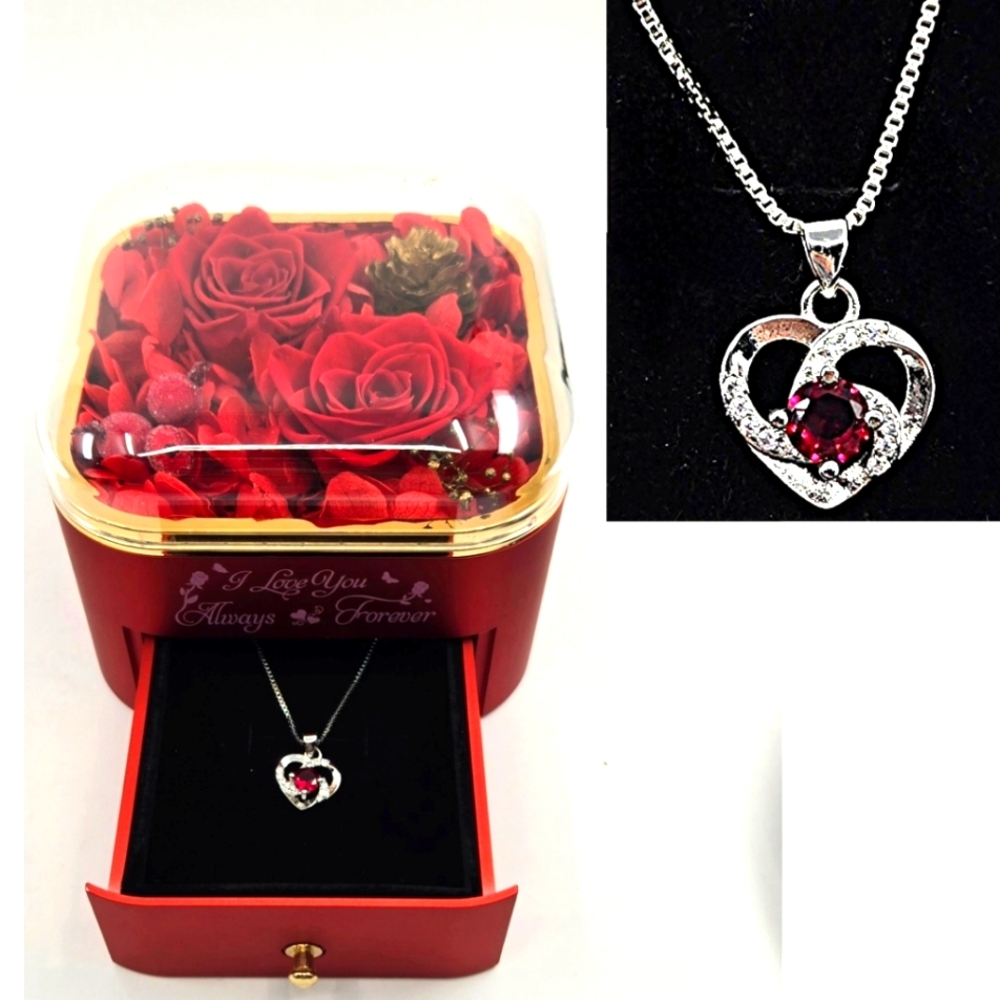 ENERLEAF Forever Roses Preserved Roses Box And Heart Pendant